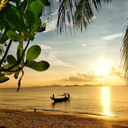 Klang Aow Seafood & Resort Khanom Exterior photo