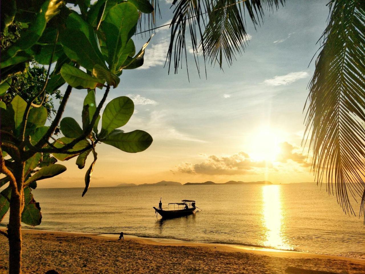 Klang Aow Seafood & Resort Khanom Exterior photo
