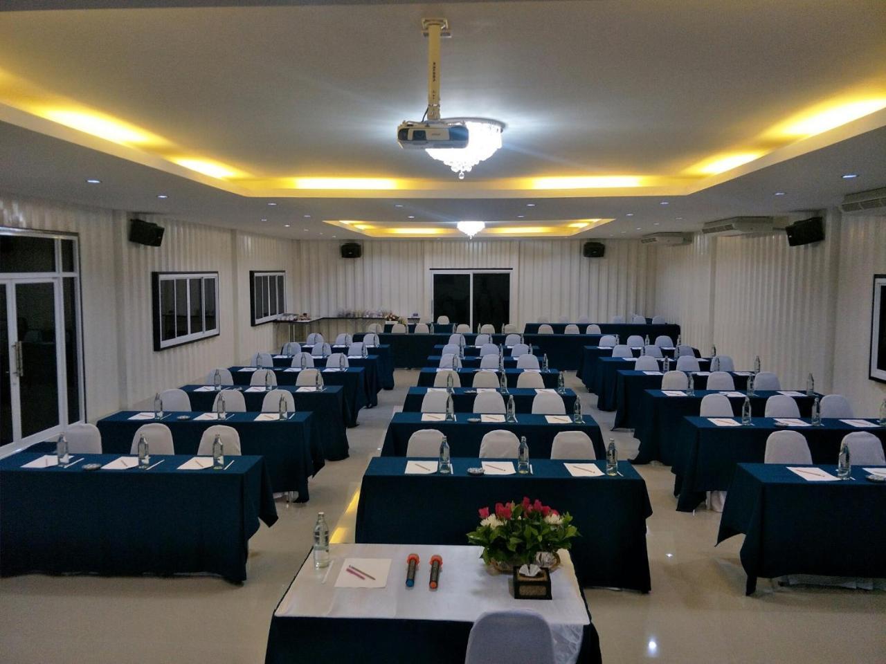 Klang Aow Seafood & Resort Khanom Exterior photo